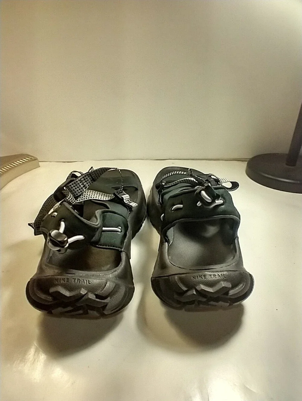 Nike Trail Oneonta Black Pure Platinum Sandals Shoes Men's sz 11 (DJ6604-001).